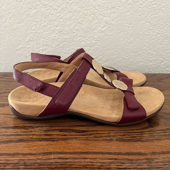 VIONIC Women's Farra Red Faux Lizard Gold Metal Sandals - Picture 4 of 8